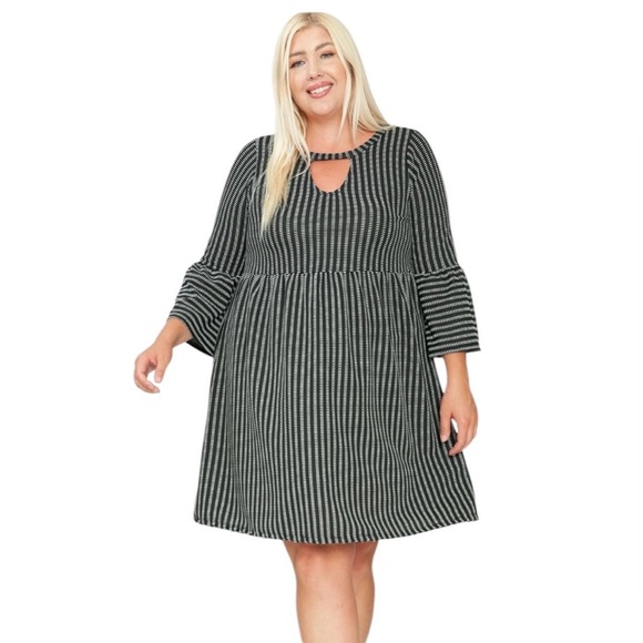 Story Tellers, Plus Size Midi Dress With 3/4 Bell Sleeves, 1X, Black & White - Picture 5 of 8